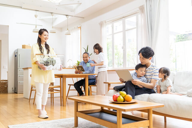 二世帯住宅に住む家族